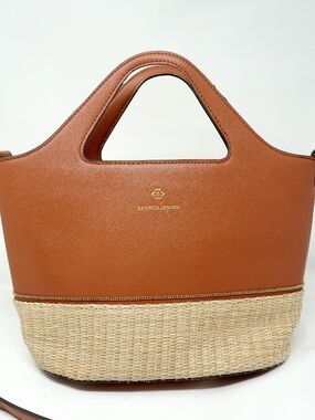 NANETTE LEPORE Straw Faux Leather Crossbody Bag Handbag Zip top Camel Beach